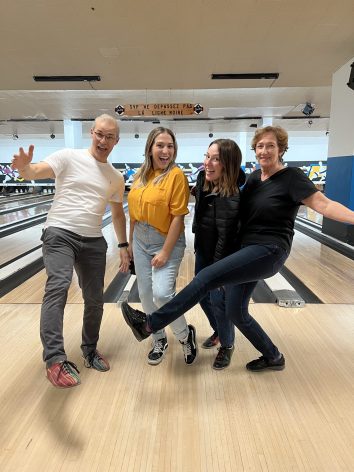 Yves Thériault et ses collègues